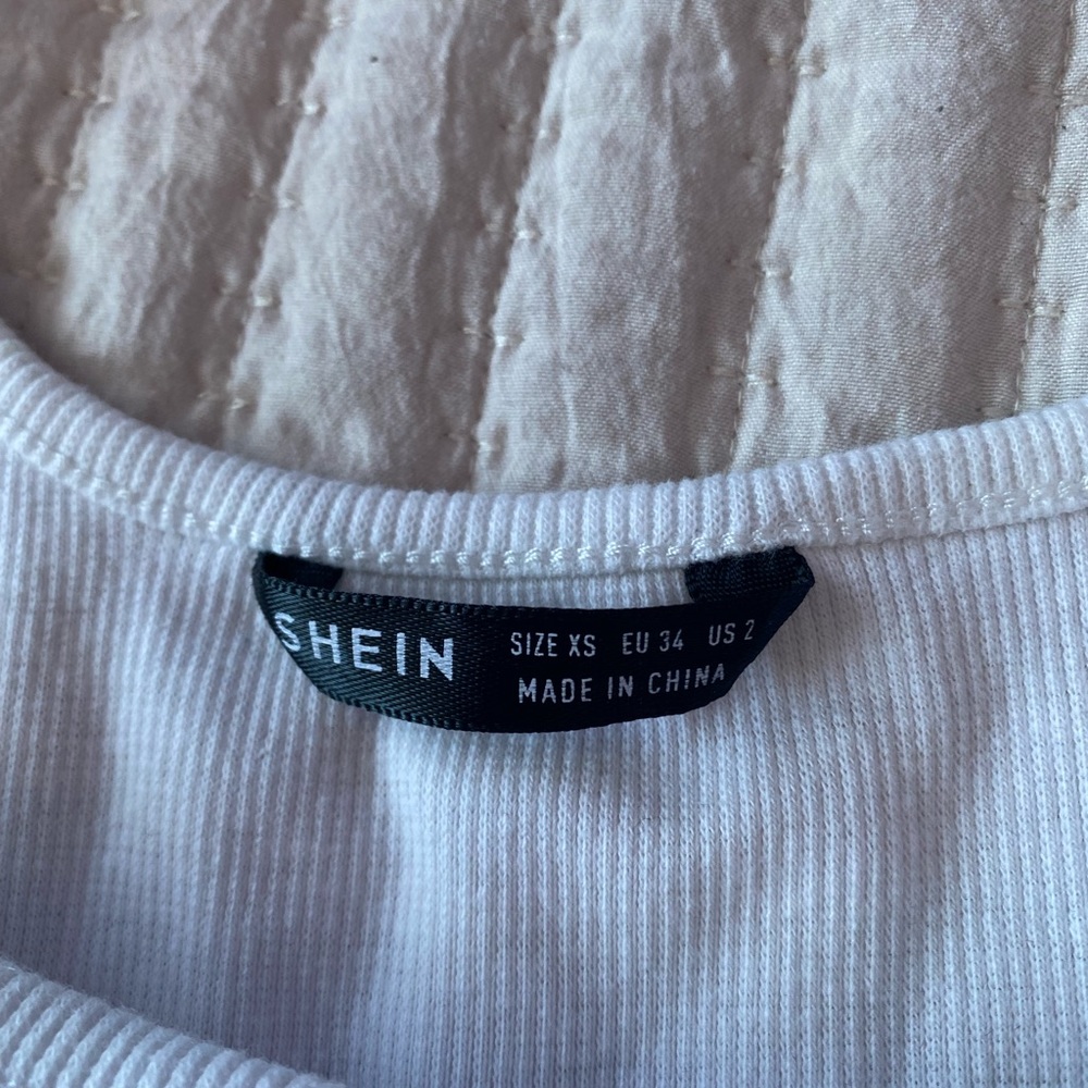 Angel Cropped Tank - Picture 3 of 3